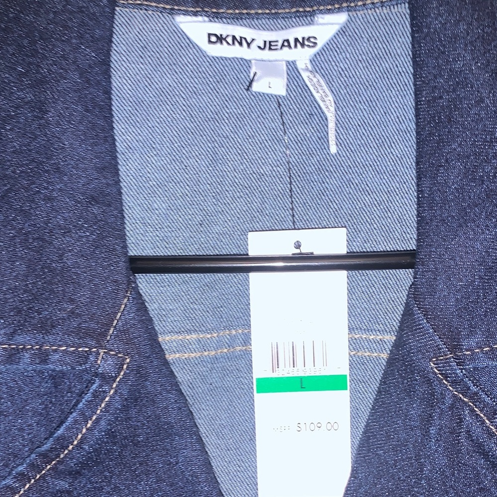 DKNY NWT Jeans Navy Dark Denim Button & Zippered Detail